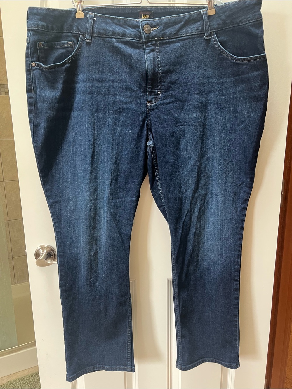 Lee Women’s Jeans Size 26W Short Dark Wash Straight Leg Stretch Denim